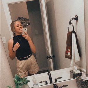 Meet your Posher, Avery